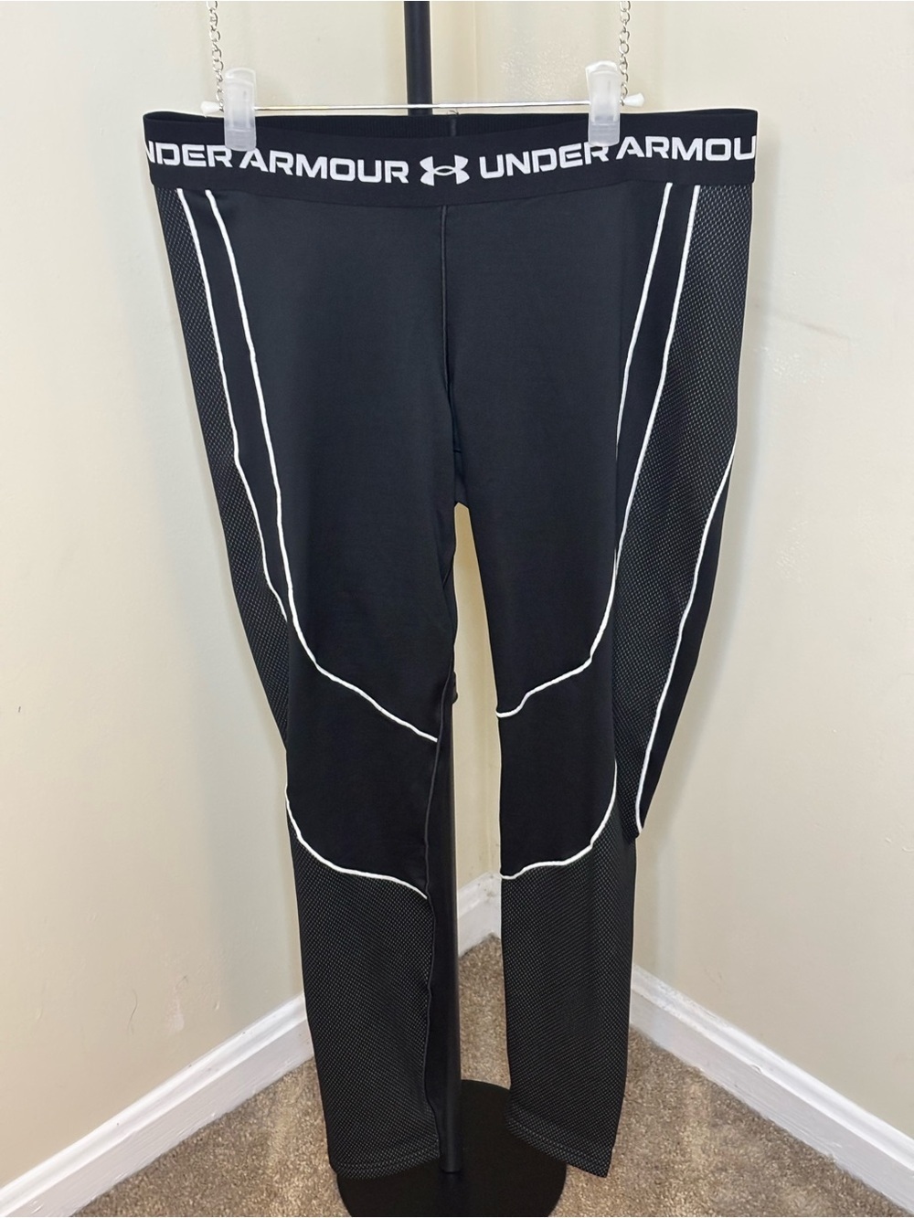 Under Armour Black Activewear Set 1/2 Zip Top & Piping Leggings - Picture 6 of 8